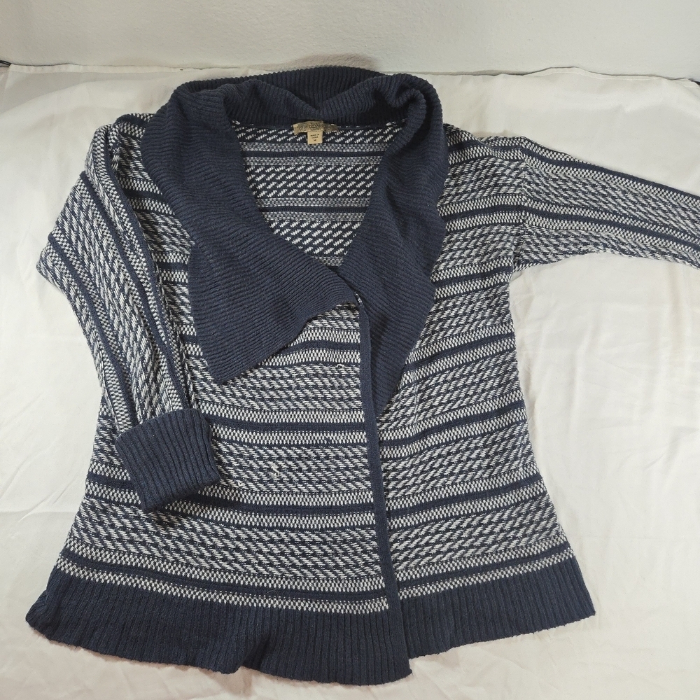 Women's Navy and White Striped Sweater - Picture 6 of 7